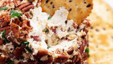 Bacon Ranch Cheese Ball | The Recipe Critic