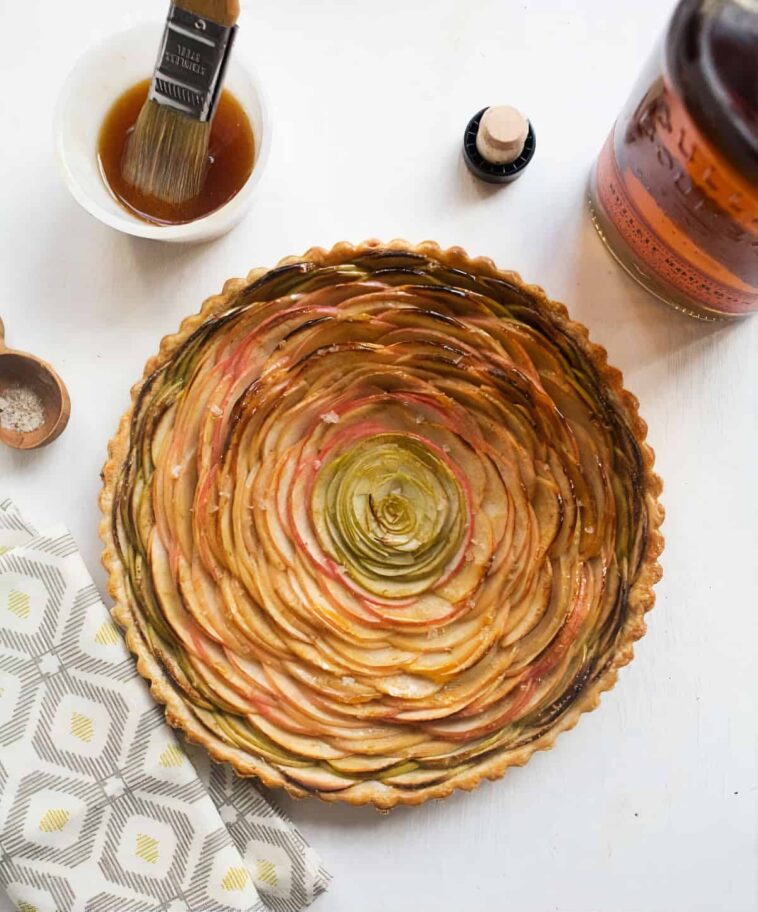 Rose Apple Pie – A Cozy Kitchen