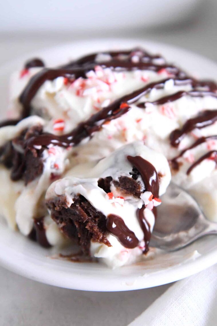 Brownie Peppermint Bark Pudding Trifle