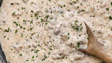 Easy Sausage Gravy | The Recipe Critic