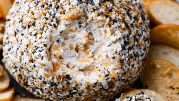 Everything Bagel Cheese Ball | The Recipe Critic