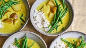 Thai Yellow Curry With Green Beans and Potatoes
