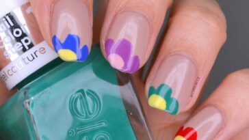 NAILS | Hints of Flowers #CBBxManiMonday | Cosmetic Proof